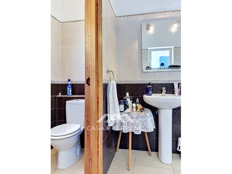 Chalet de 4 habitaciones en Canillas de Aceituno en venta - 449.000 € (Ref: 9884465)