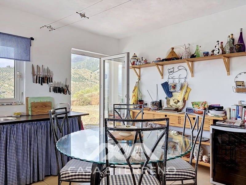 Chalet de 4 habitaciones en Canillas de Aceituno en venta - 449.000 € (Ref: 9884465)