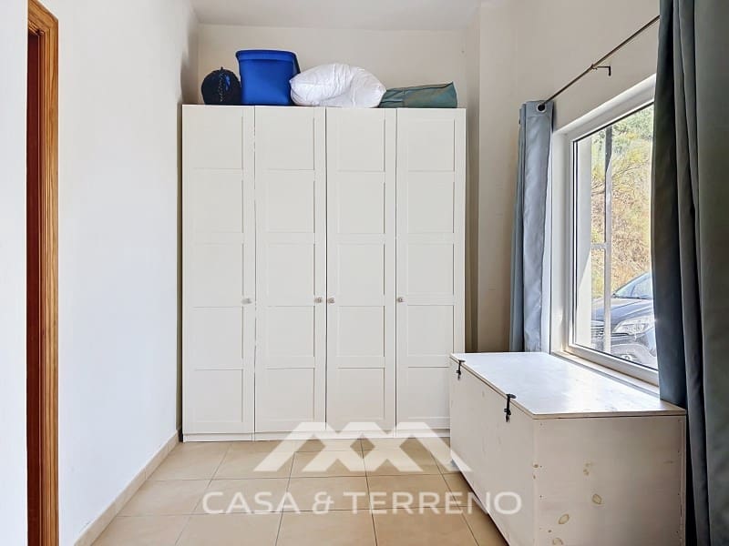 Chalet de 4 habitaciones en Canillas de Aceituno en venta - 449.000 € (Ref: 9884465)