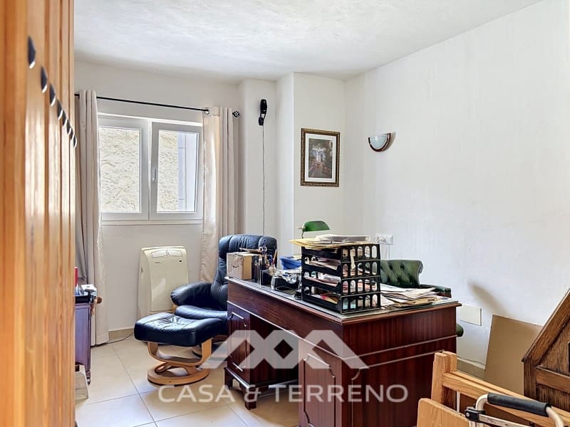 Chalet de 4 habitaciones en Canillas de Aceituno en venta - 449.000 € (Ref: 9884465)