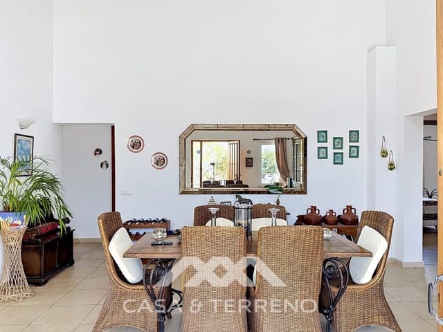 Chalet de 4 habitaciones en Canillas de Aceituno en venta - 449.000 € (Ref: 9884465)