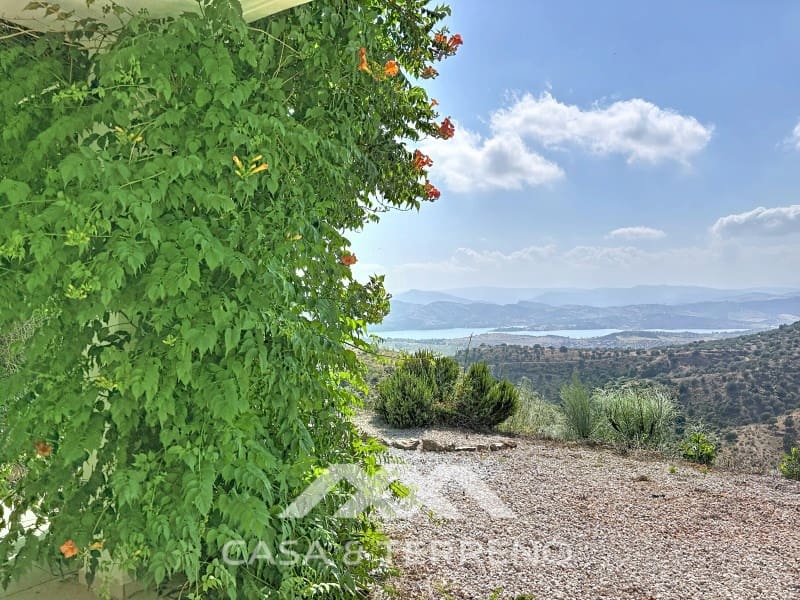 Chalet de 4 habitaciones en Canillas de Aceituno en venta - 449.000 € (Ref: 9884465)