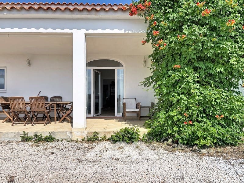 Chalet de 4 habitaciones en Canillas de Aceituno en venta - 449.000 € (Ref: 9884465)