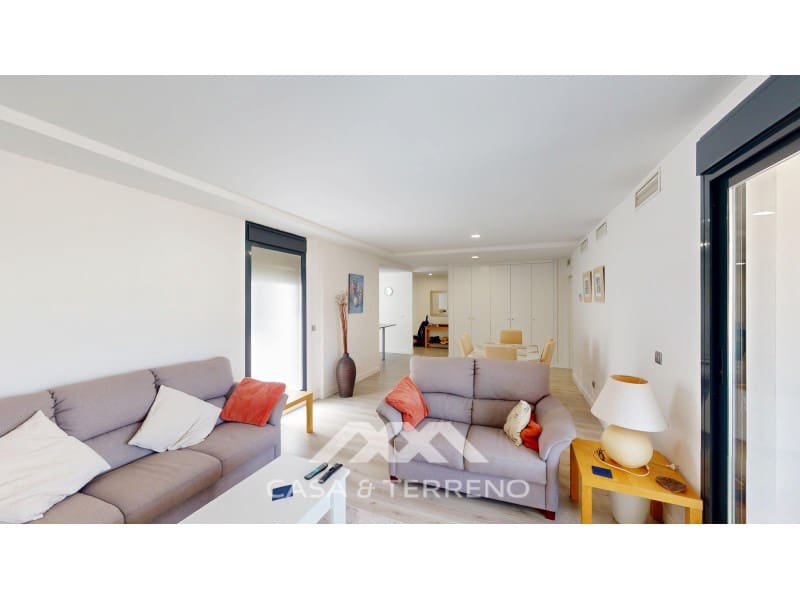 4 bedroom Apartment for sale in Caleta de Velez - € 515,000 (Ref: 9887987)