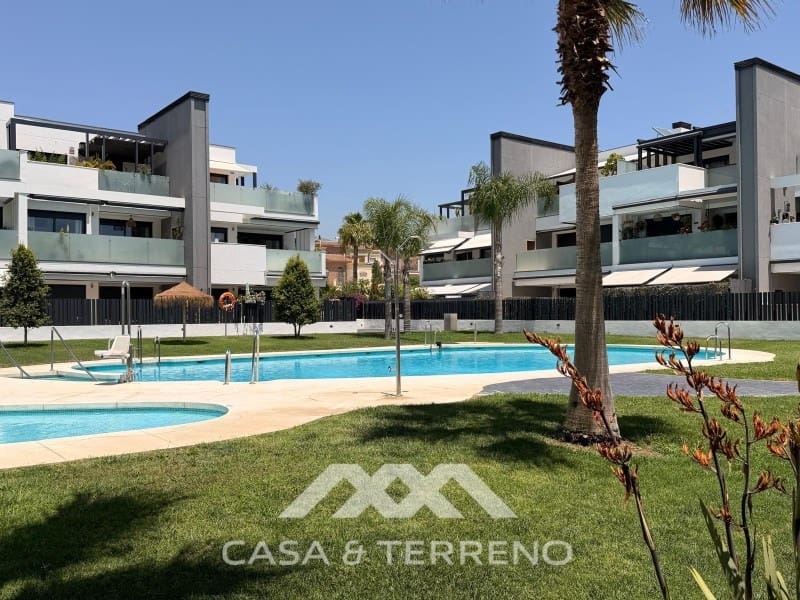 4 bedroom Apartment for sale in Caleta de Velez - € 515,000 (Ref: 9887987)