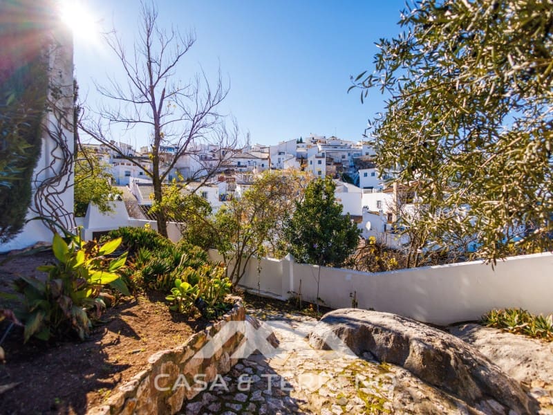 6 makuuhuone Omakotitalo myytävänä paikassa Comares mukana uima-altaan - 799 000 € (Ref: 9888757)