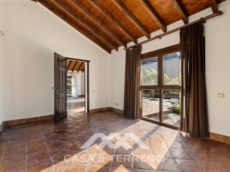 Chalet de 3 habitaciones en Arenas en venta con piscina - 462.000 € (Ref: 9890087)