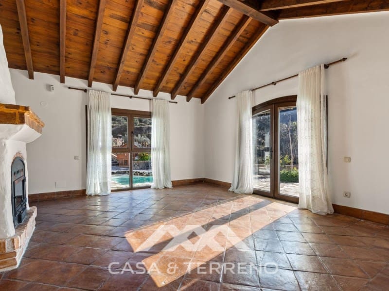 Chalet de 3 habitaciones en Arenas en venta con piscina - 462.000 € (Ref: 9890087)
