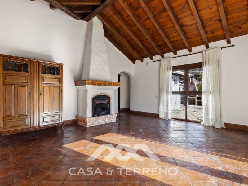 Chalet de 3 habitaciones en Arenas en venta con piscina - 462.000 € (Ref: 9890087)