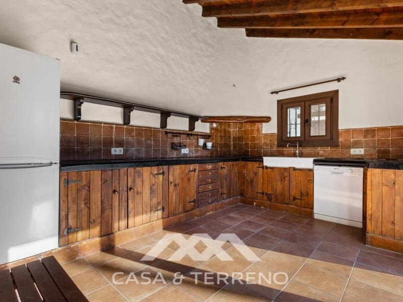 Chalet de 3 habitaciones en Arenas en venta con piscina - 462.000 € (Ref: 9890087)