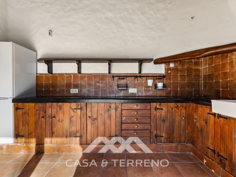 Chalet de 3 habitaciones en Arenas en venta con piscina - 462.000 € (Ref: 9890087)