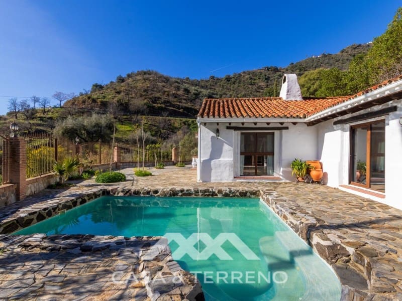 Chalet de 3 habitaciones en Arenas en venta con piscina - 462.000 € (Ref: 9890087)