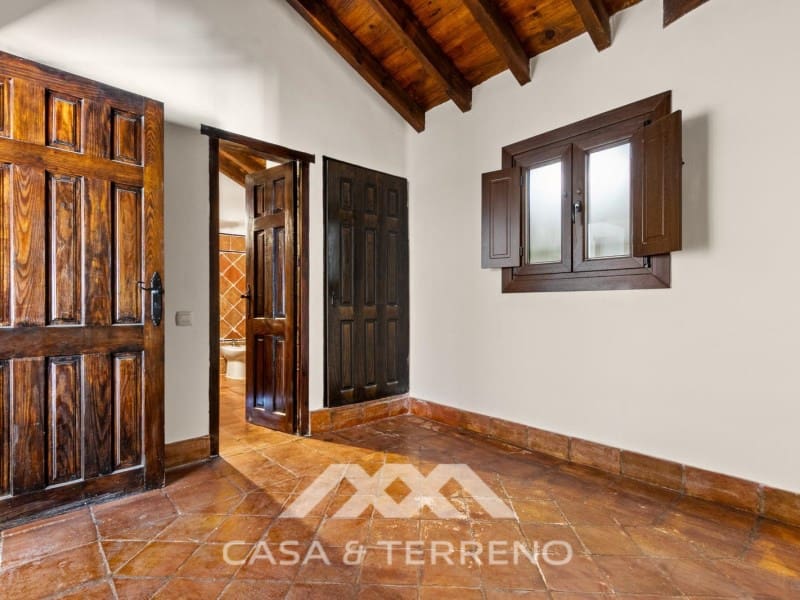 Chalet de 3 habitaciones en Arenas en venta con piscina - 462.000 € (Ref: 9890087)