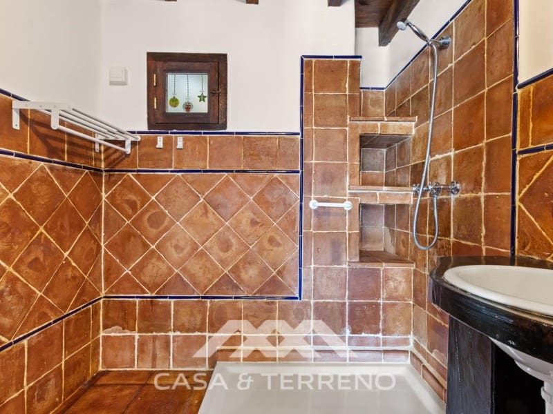 Chalet de 3 habitaciones en Arenas en venta con piscina - 462.000 € (Ref: 9890087)