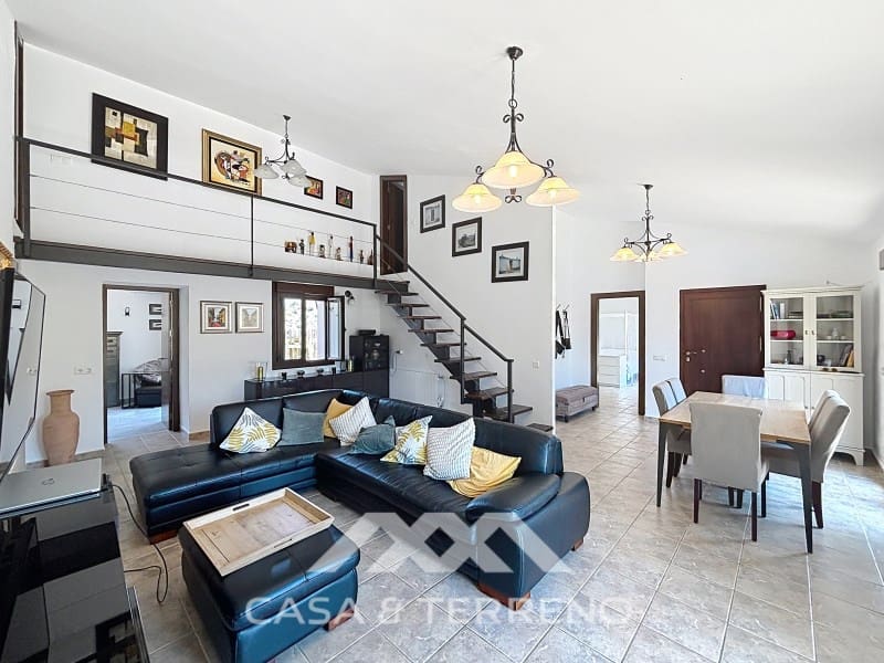 3 bedroom Villa for sale in Canillas de Aceituno with garage - € 485,000 (Ref: 9896613)