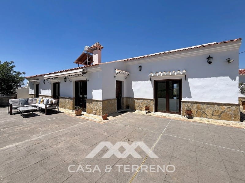 3 bedroom Villa for sale in Canillas de Aceituno with garage - € 485,000 (Ref: 9896613)