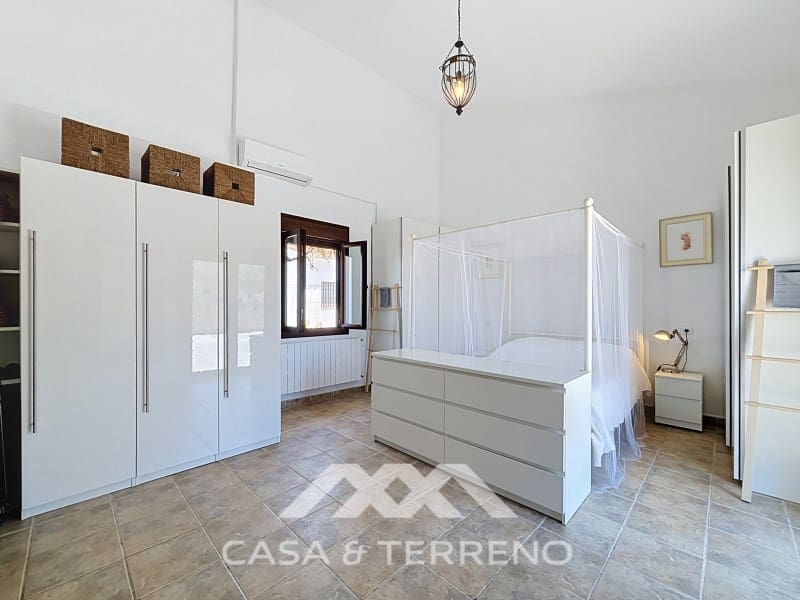 3 bedroom Villa for sale in Canillas de Aceituno with garage - € 485,000 (Ref: 9896613)