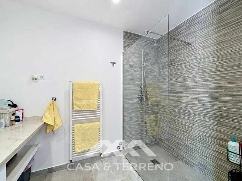 3 bedroom Villa for sale in Canillas de Aceituno with garage - € 485,000 (Ref: 9896613)