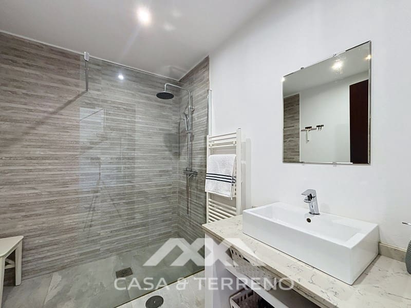3 bedroom Villa for sale in Canillas de Aceituno with garage - € 485,000 (Ref: 9896613)