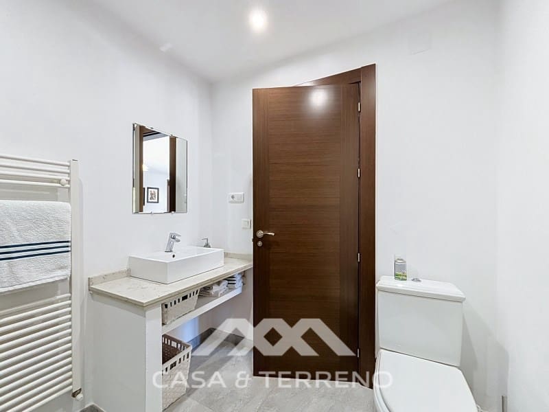 3 bedroom Villa for sale in Canillas de Aceituno with garage - € 485,000 (Ref: 9896613)