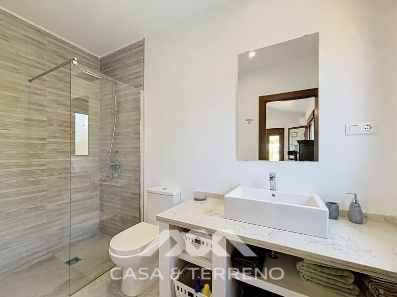 3 bedroom Villa for sale in Canillas de Aceituno with garage - € 485,000 (Ref: 9896613)