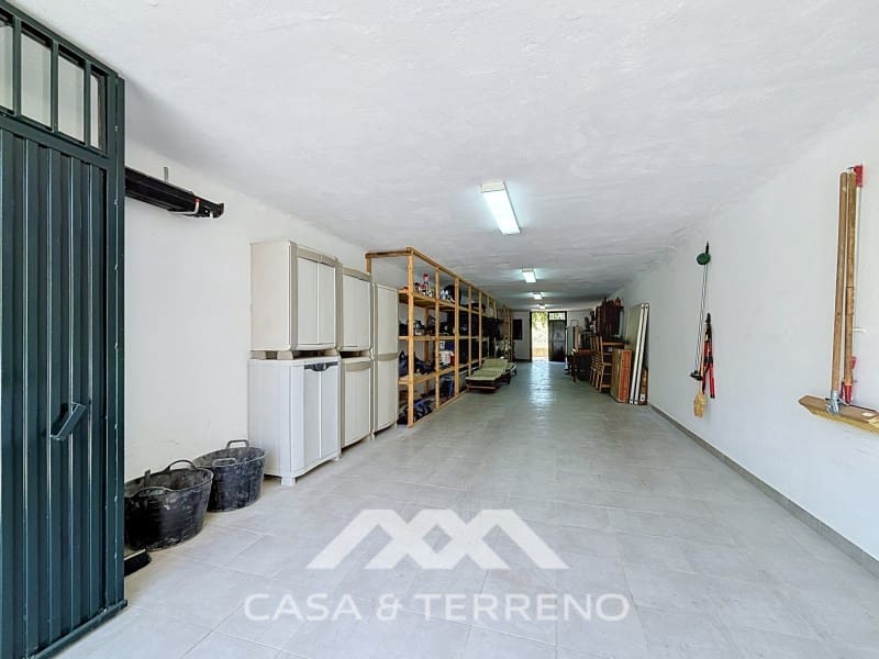 3 bedroom Villa for sale in Canillas de Aceituno with garage - € 485,000 (Ref: 9896613)