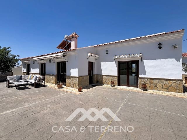 3 bedroom Villa for sale in Canillas de Aceituno with garage - € 485,000 (Ref: 9896613)