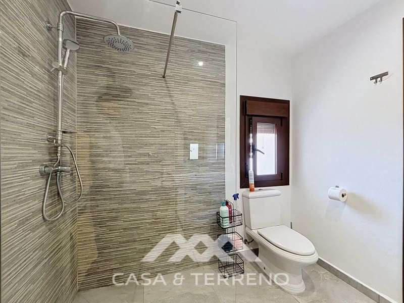 3 bedroom Villa for sale in Canillas de Aceituno with garage - € 485,000 (Ref: 9896613)
