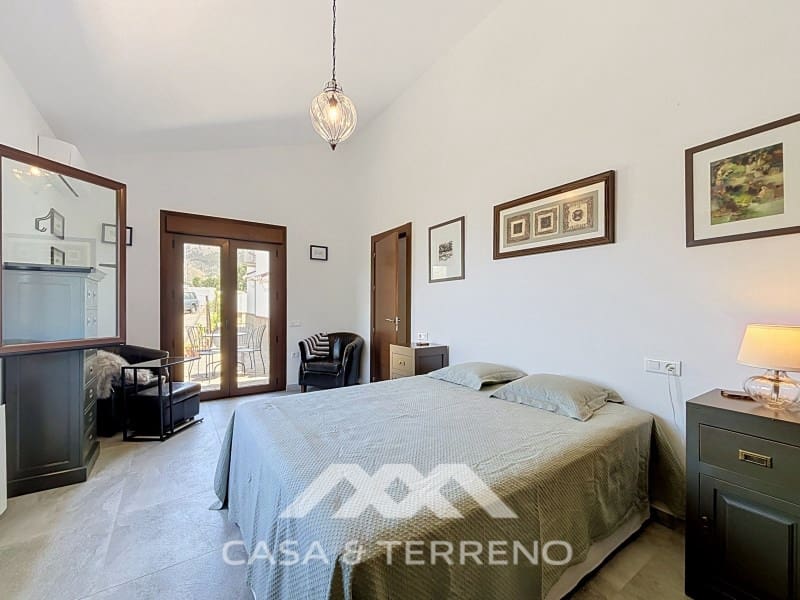 3 bedroom Villa for sale in Canillas de Aceituno with garage - € 485,000 (Ref: 9896613)