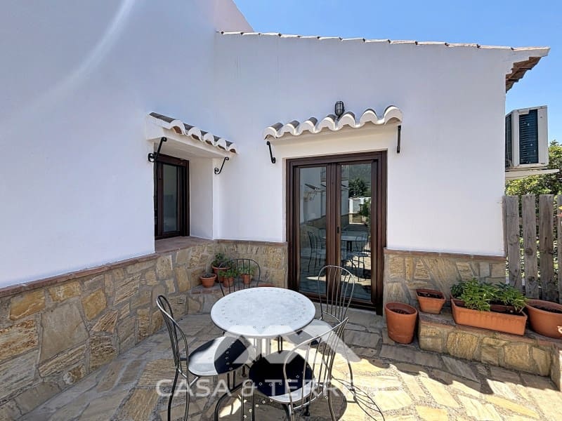 3 bedroom Villa for sale in Canillas de Aceituno with garage - € 485,000 (Ref: 9896613)