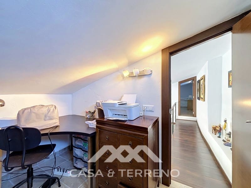 3 bedroom Villa for sale in Canillas de Aceituno with garage - € 485,000 (Ref: 9896613)