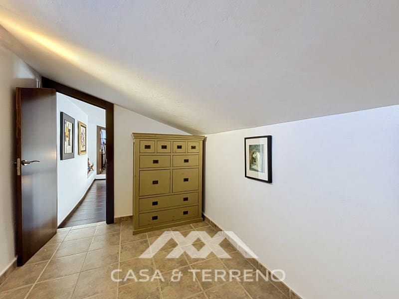 3 bedroom Villa for sale in Canillas de Aceituno with garage - € 485,000 (Ref: 9896613)