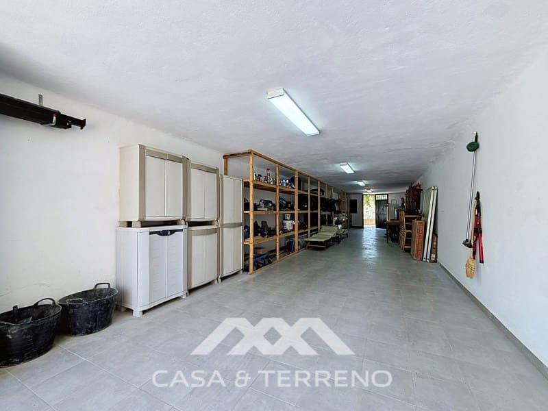 3 bedroom Villa for sale in Canillas de Aceituno with garage - € 485,000 (Ref: 9896613)