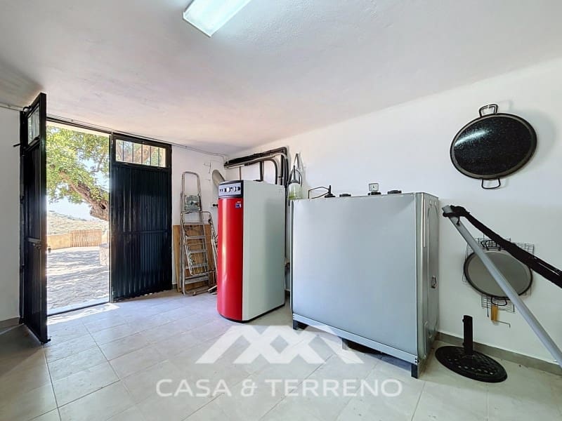 3 bedroom Villa for sale in Canillas de Aceituno with garage - € 485,000 (Ref: 9896613)