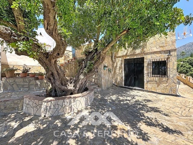 3 bedroom Villa for sale in Canillas de Aceituno with garage - € 485,000 (Ref: 9896613)