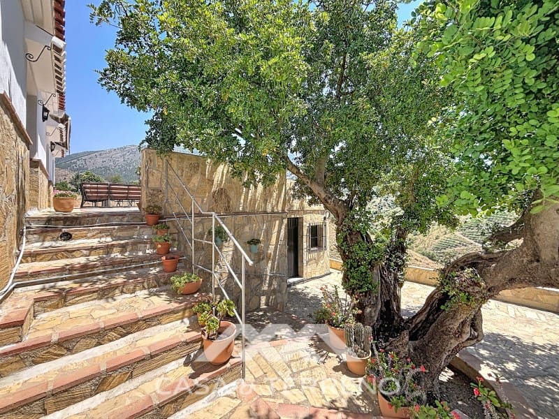 3 bedroom Villa for sale in Canillas de Aceituno with garage - € 485,000 (Ref: 9896613)