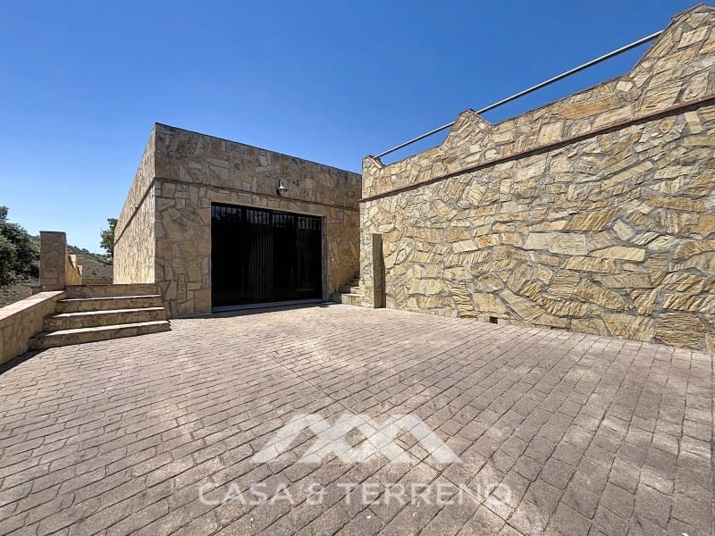 3 bedroom Villa for sale in Canillas de Aceituno with garage - € 485,000 (Ref: 9896613)