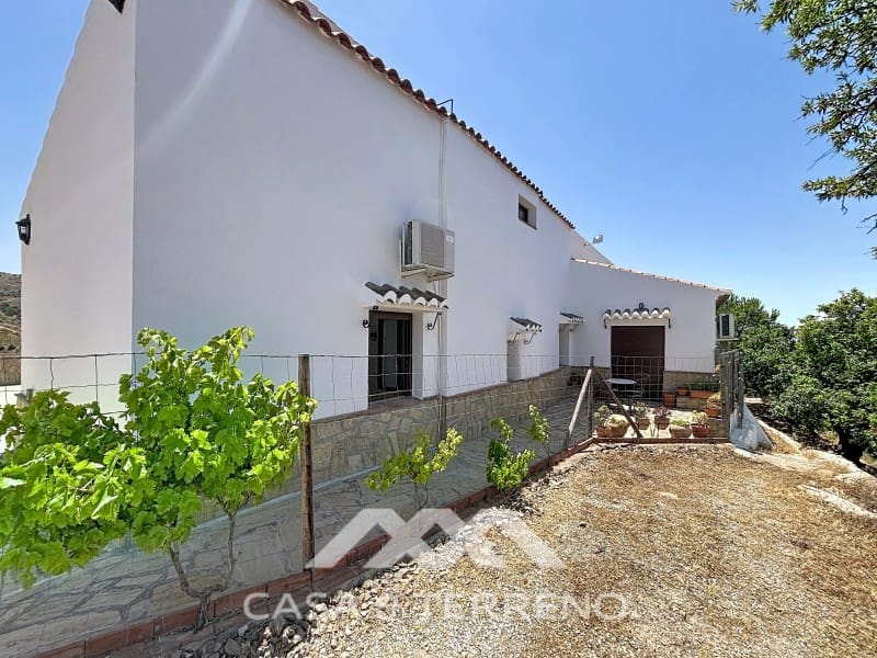 3 bedroom Villa for sale in Canillas de Aceituno with garage - € 485,000 (Ref: 9896613)