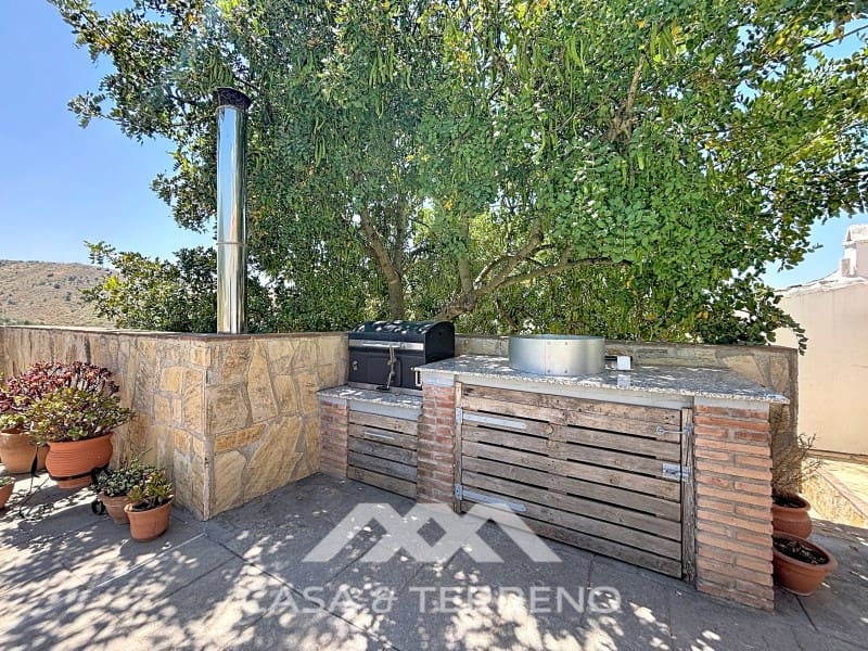 3 bedroom Villa for sale in Canillas de Aceituno with garage - € 485,000 (Ref: 9896613)