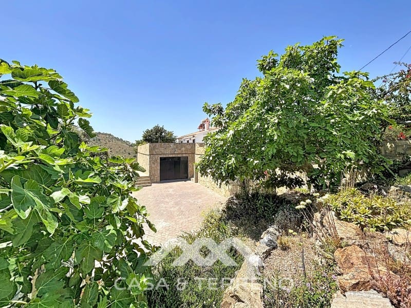 3 bedroom Villa for sale in Canillas de Aceituno with garage - € 485,000 (Ref: 9896613)