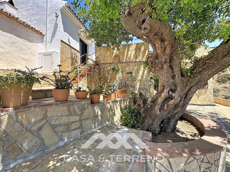 3 bedroom Villa for sale in Canillas de Aceituno with garage - € 485,000 (Ref: 9896613)