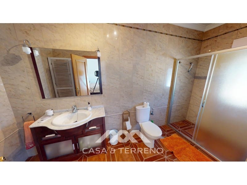 4 soveværelse Villa til salg i Algarrobo med swimmingpool garage - € 625.000 (Ref: 9912842)