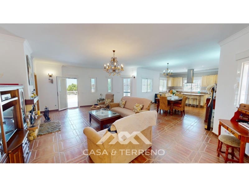 4 soveværelse Villa til salg i Algarrobo med swimmingpool garage - € 625.000 (Ref: 9912842)