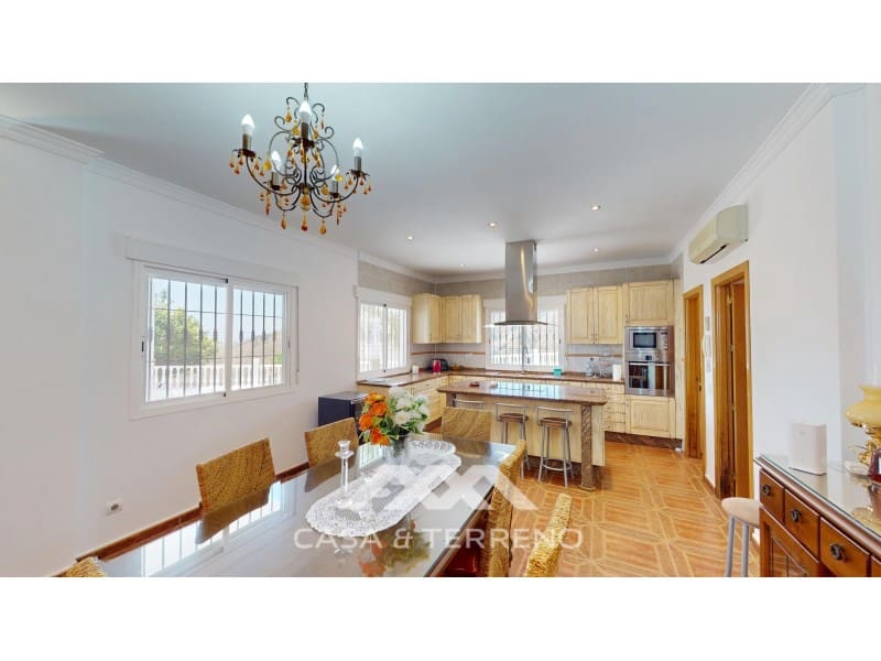 4 soveværelse Villa til salg i Algarrobo med swimmingpool garage - € 625.000 (Ref: 9912842)