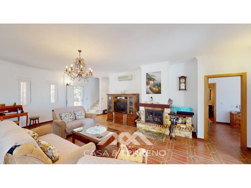 4 soveværelse Villa til salg i Algarrobo med swimmingpool garage - € 625.000 (Ref: 9912842)