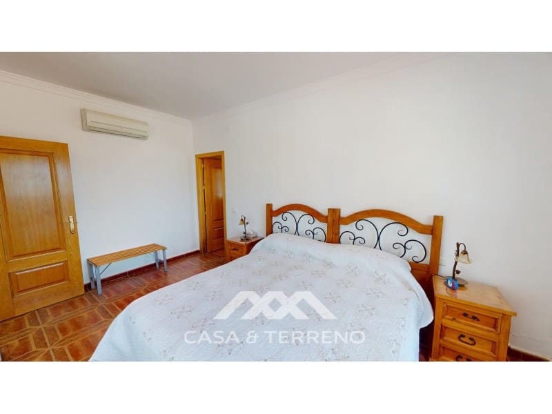 4 soveværelse Villa til salg i Algarrobo med swimmingpool garage - € 625.000 (Ref: 9912842)