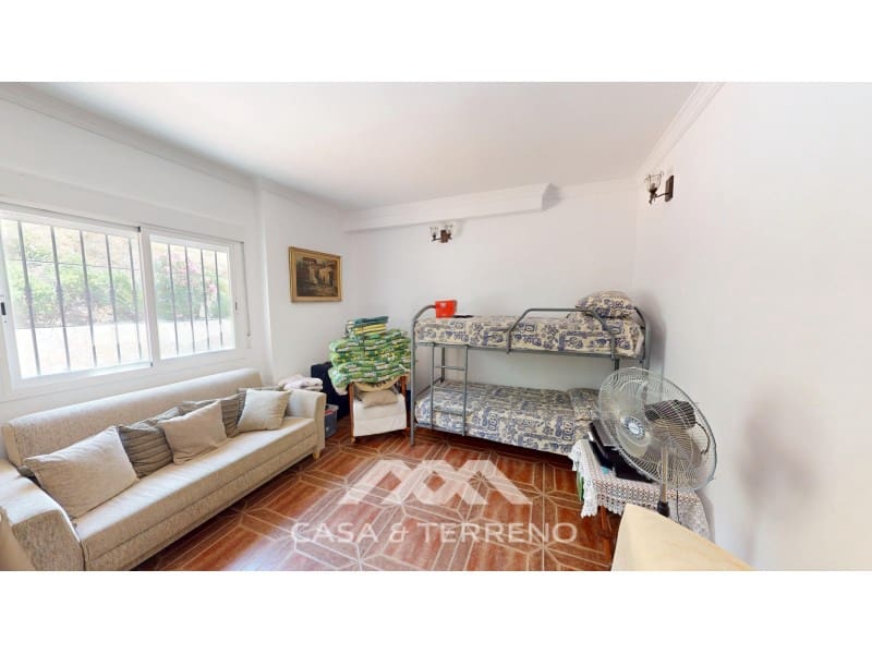 4 soveværelse Villa til salg i Algarrobo med swimmingpool garage - € 625.000 (Ref: 9912842)