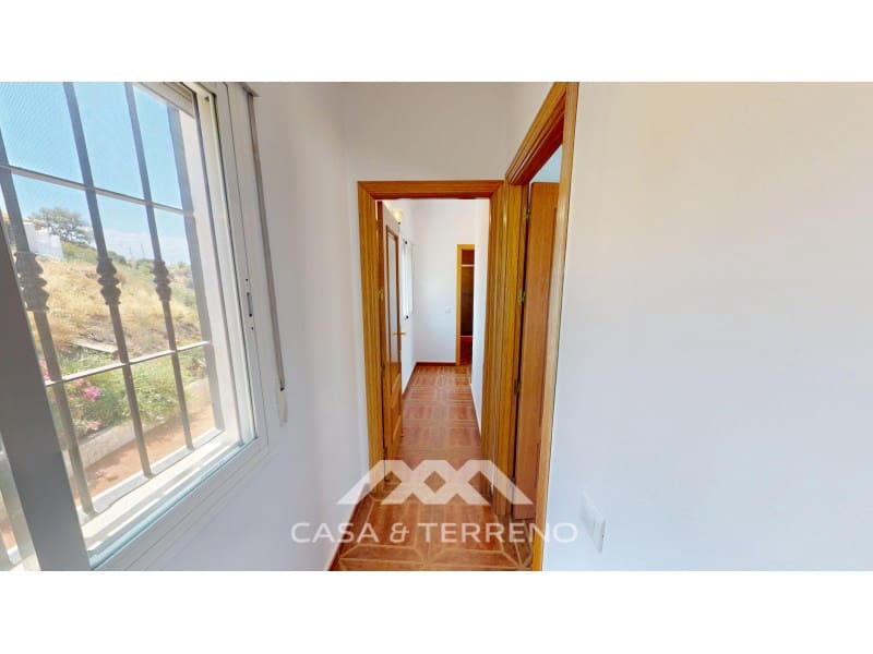 4 soveværelse Villa til salg i Algarrobo med swimmingpool garage - € 625.000 (Ref: 9912842)