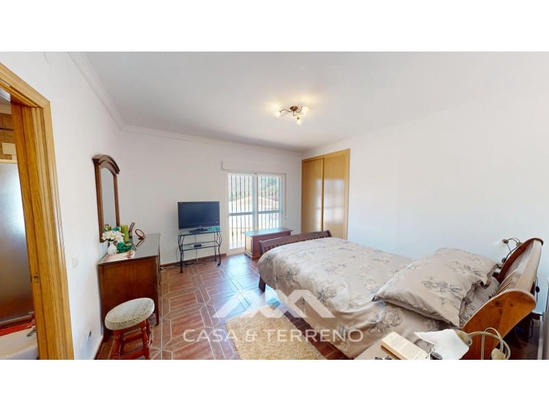 4 soveværelse Villa til salg i Algarrobo med swimmingpool garage - € 625.000 (Ref: 9912842)
