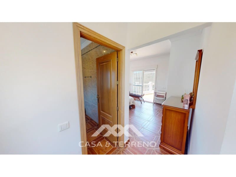 4 soveværelse Villa til salg i Algarrobo med swimmingpool garage - € 625.000 (Ref: 9912842)
